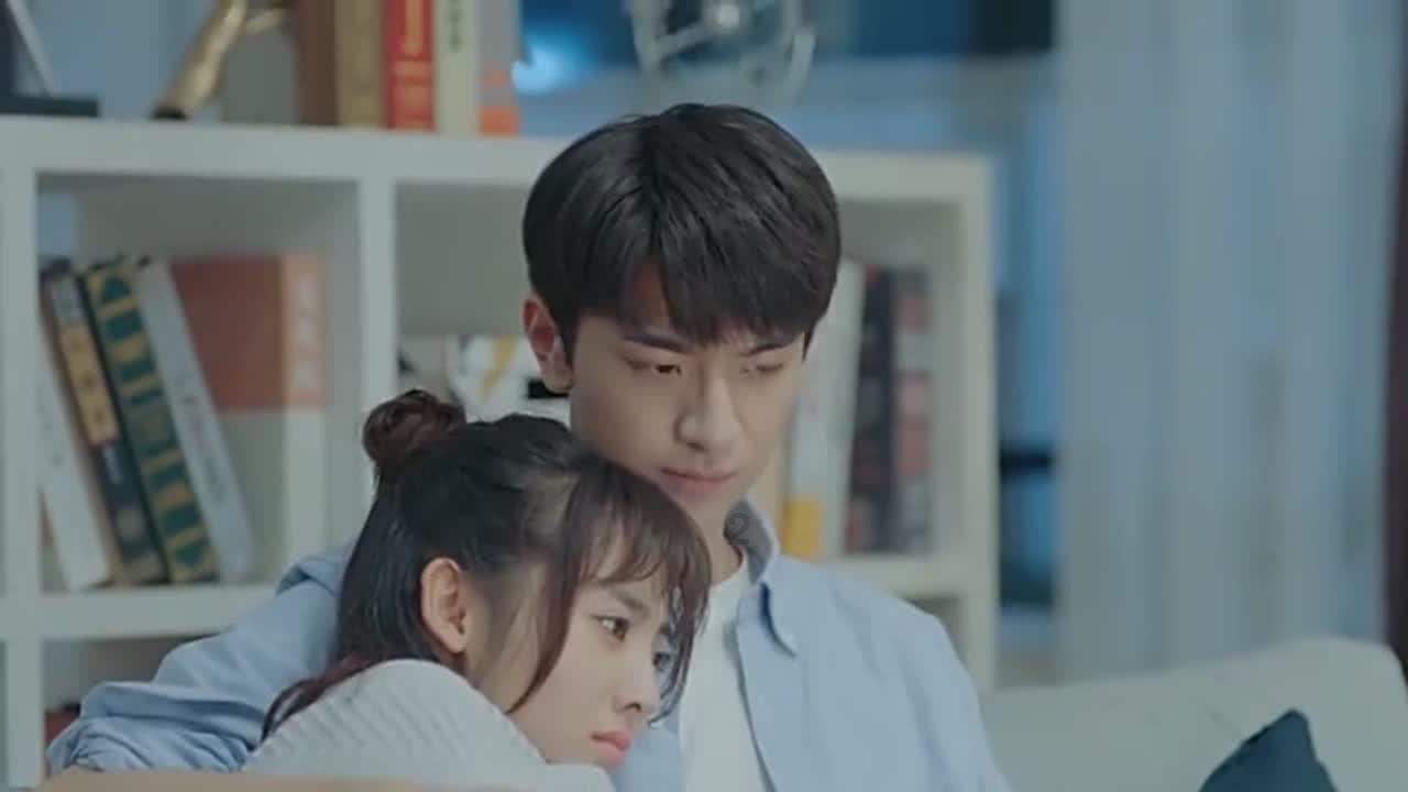动漫少女DIY冰淇淋
